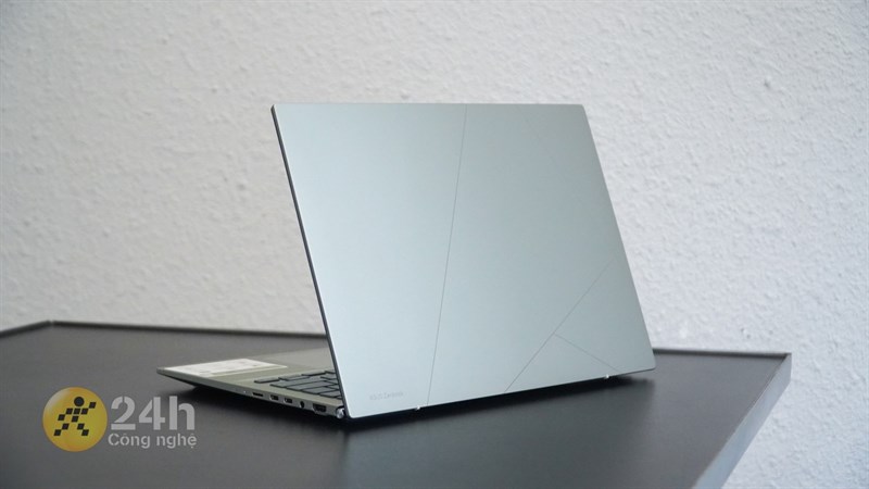 Asus Zenbook 14 OLED UX3402VA (KM085W): Laptop nhỏ gọn cho nữ 2023 Asus Zenbook 14 OLED UX3402VA (KM085W): Laptop nhỏ gọn cho nữ 2023