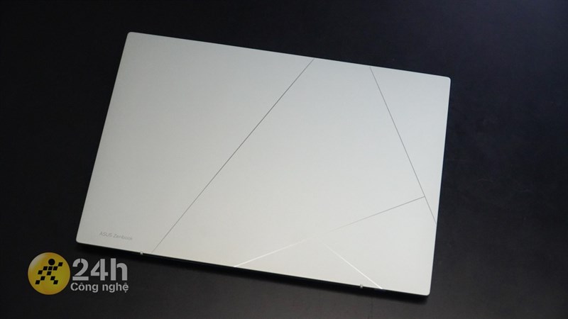 Asus Zenbook 14 OLED UX3402ZA (KM218W): Laptop dành cho nữ, giá rẻ! Asus Zenbook 14 OLED UX3402ZA (KM218W): Laptop dành cho nữ, giá rẻ!