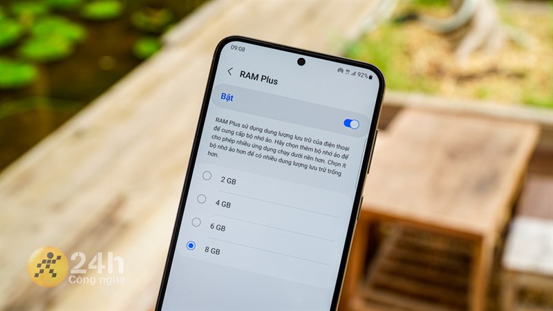 Tính năng RAM Plus trên Galaxy S23+ giúp mình có thêm 8 GB RAM ảo.