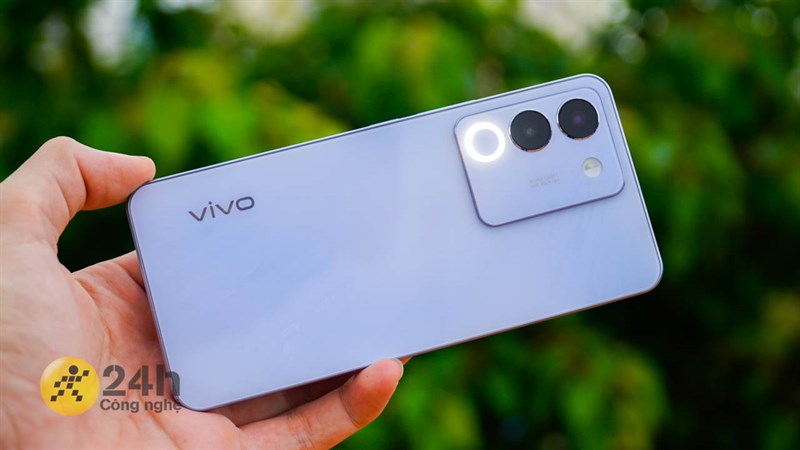 Vivo V29e gây ấn tượng với mình bởi thiết kế đẹp mắt và nổi bật trong tầm giá.