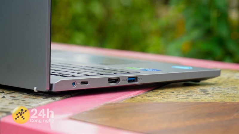 Cạnh trái Acer Aspire 5 Gaming A515.