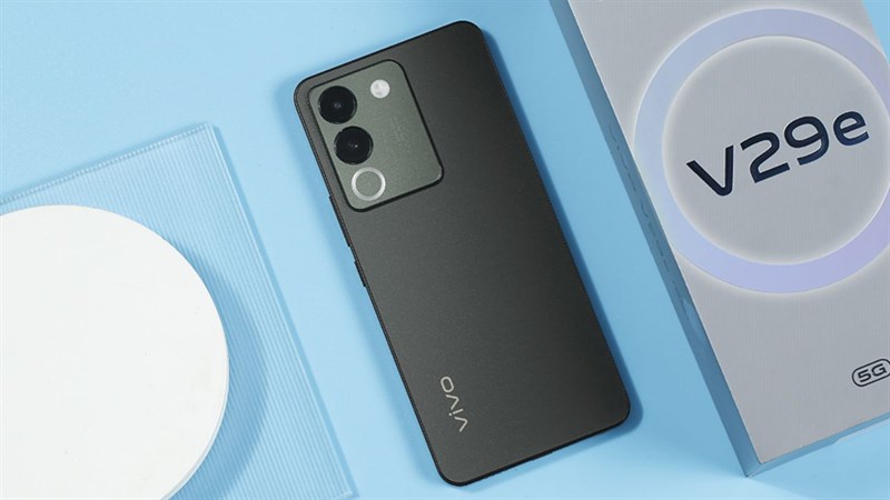 Vivo V29e 5G sẽ có cấu hình như thế nào cùng bao nhiêu tuỳ chọn màu? Vivo V29e tuỳ chọn màu Đen Đại Ngàn