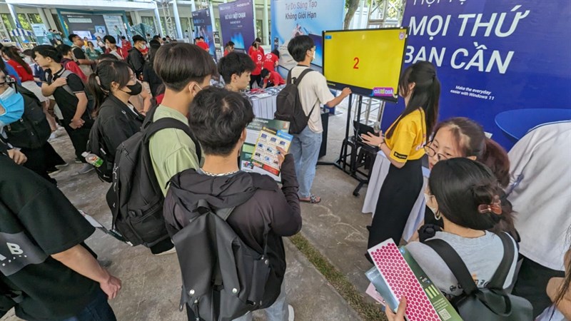 Các bạn sinh viên sẽ được tham gia các trò chơi thú vị từ ban tổ chức