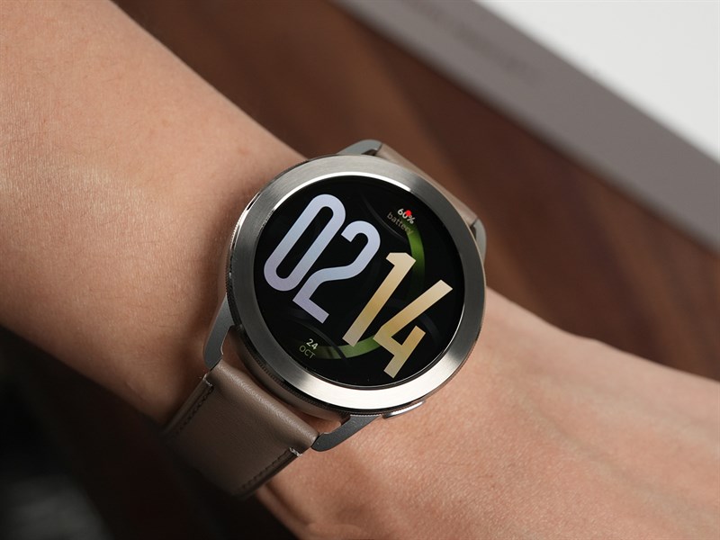 Xiaomi Watch S3 được hoàn thiện từ khung thép không gỉ chắc chắn, sang trọng