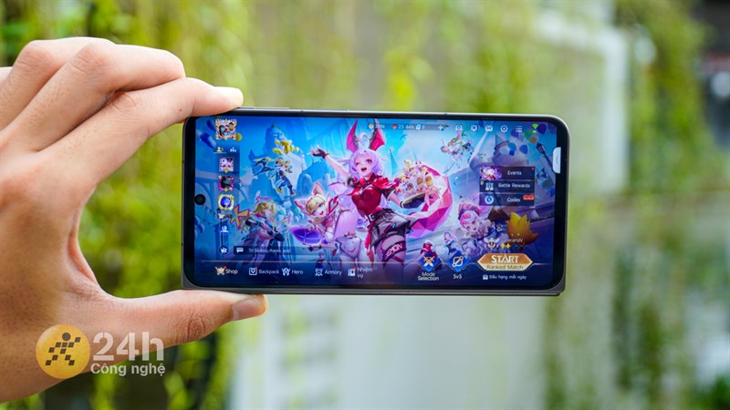 Những tựa game khác thì chơi màn hình lớn không thành vấn đề nhưng Liên Quân Mobile với mình là ngược lại