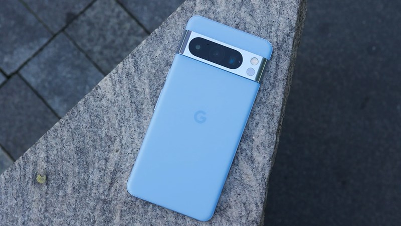 Google Pixel 8 Pro được đánh giá có hiệu suất ổn định và ít bị quá nhiệt hơn thế hệ tiền nhiệm