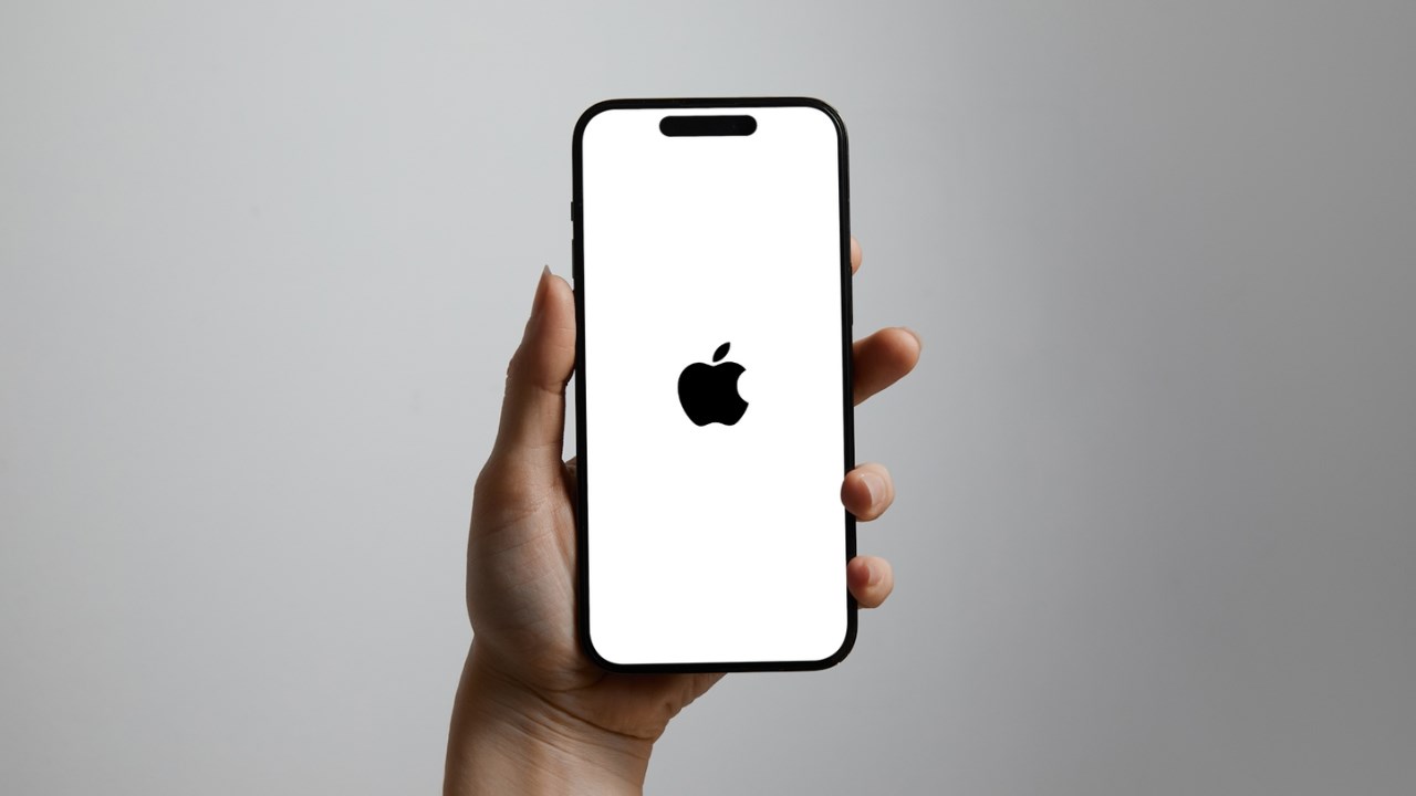Apple âm thầm phát hành bản dựng mới của iOS 17.4.1 Apple âm thầm phát hành bản dựng mới của iOS 17.4.1