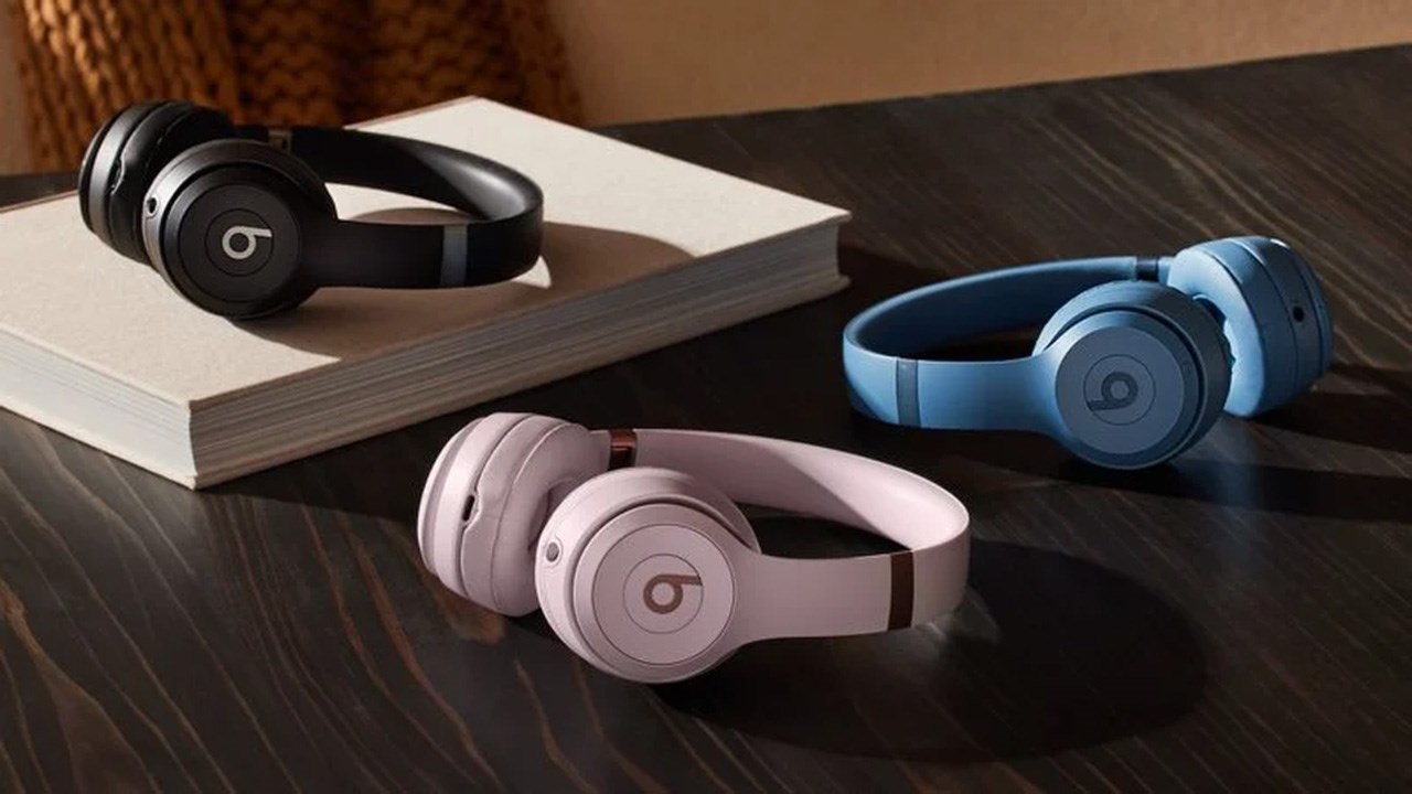 Ba tùy chọn màu sắc có sẵn trên Beats Solo 4 Ba tùy chọn màu sắc có sẵn trên Beats Solo 4