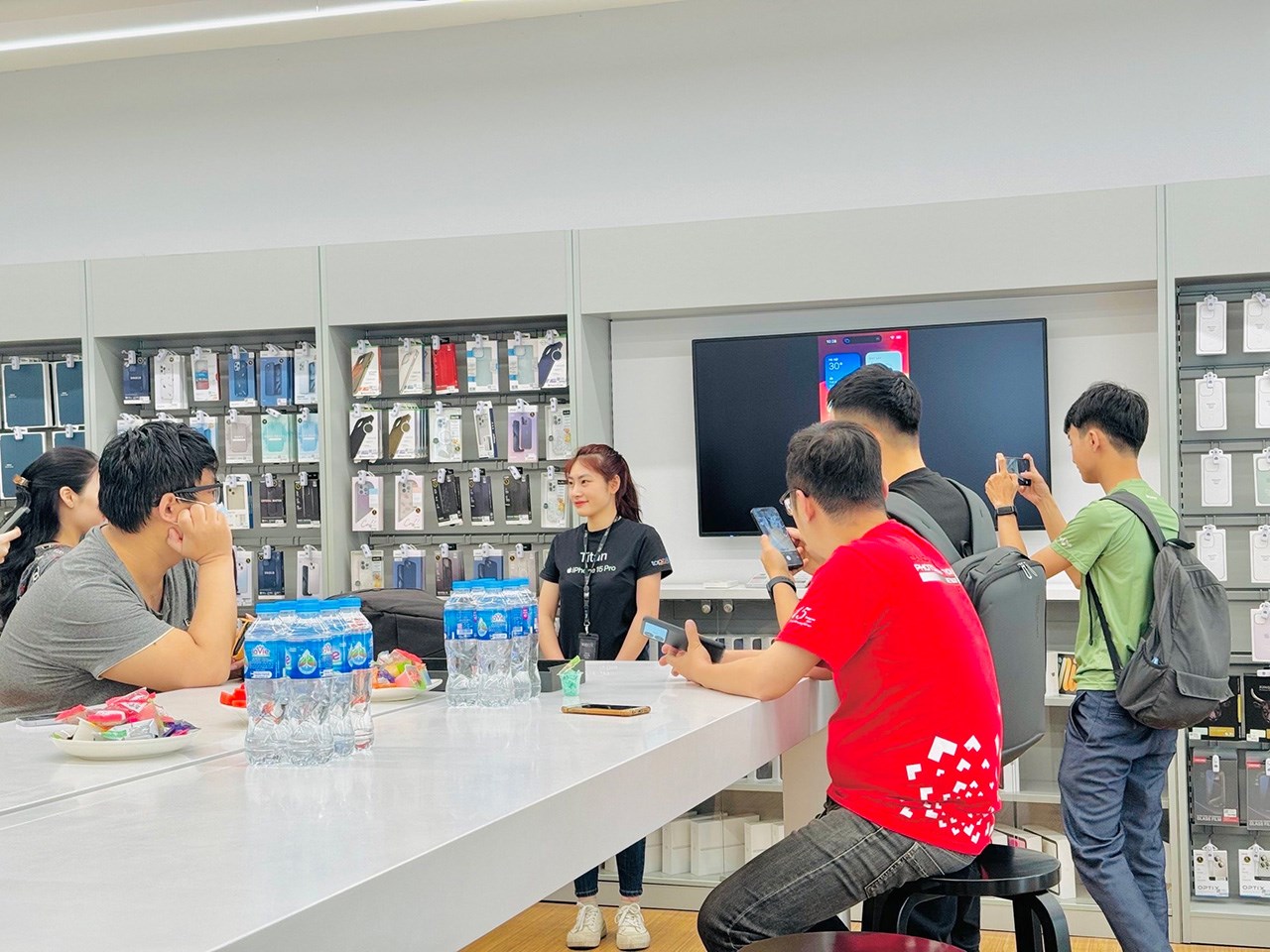Buổi workshop được đông đảo khách hàng đến tham dự Buổi workshop được đông đảo khách hàng đến tham dự