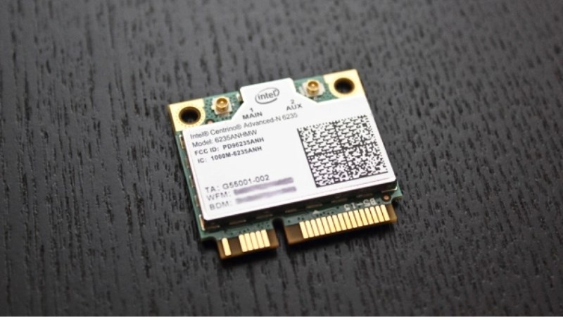z Việc thay card Wi-Fi cần được thực hiện bởi các chuyên gia kỹ thuật có kinh nghiệm