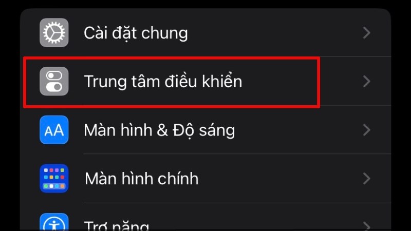 Vào Trung tâm điều khiển để gỡ đèn pin khỏi iPhone Vào Trung tâm điều khiển để gỡ đèn pin khỏi iPhone