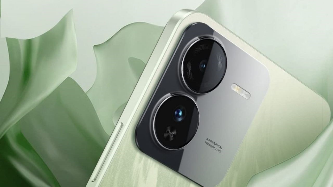 Thiết kế cụm camera hình vuông với camera chính 50 MP có cảm biến Sony IMX882 và OIS