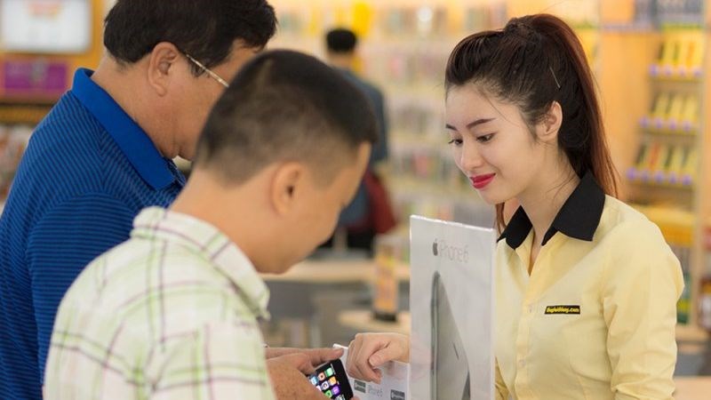 Đi cùng người có kinh nghiệm
