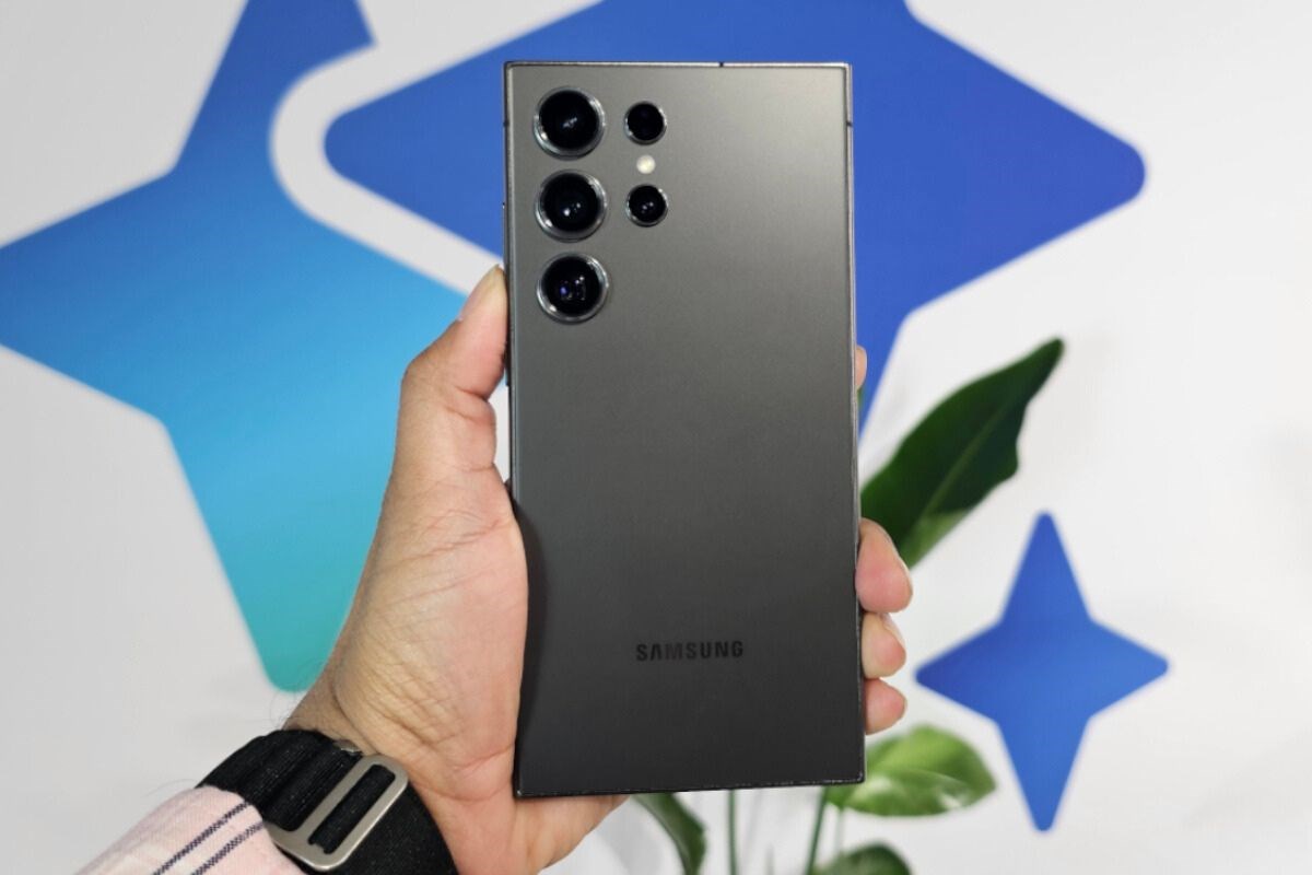 Và cuối cùng là dòng Galaxy S24 với công nghệ Galaxy AI mới nhất (Ảnh: Counterpoint Research) Và cuối cùng là dòng Galaxy S24 với công nghệ Galaxy AI mới nhất (Ảnh: Counterpoint Research)