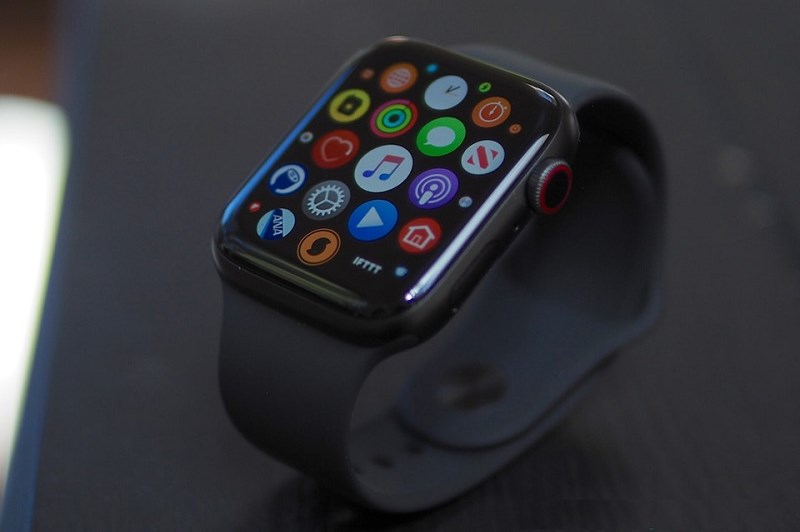 Apple Watch SE GPS có thiết kế trẻ trung đầy năng động