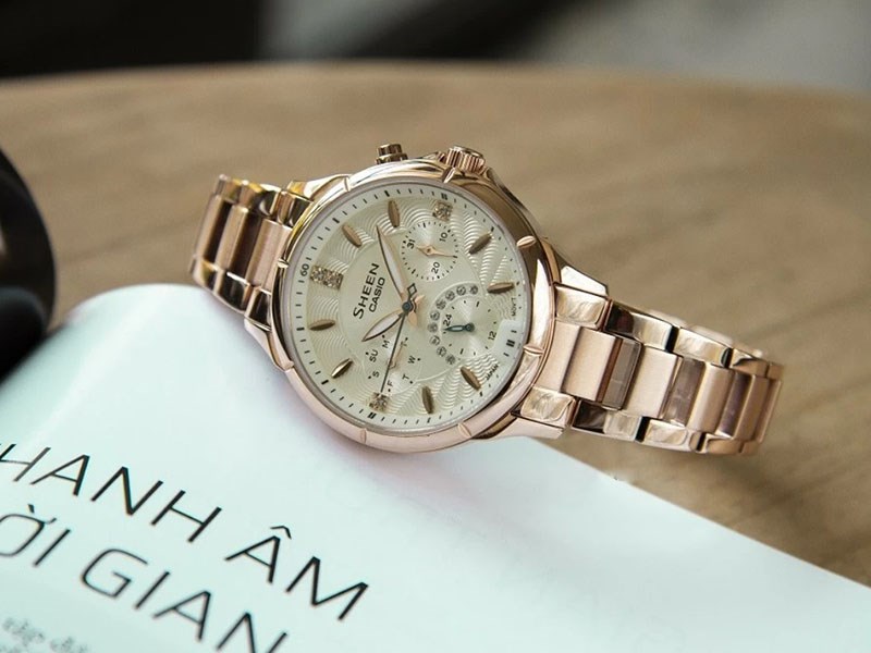 Casio WR50M có cả thiết kế dây đeo bằng kim loại bền bỉ lẫn dây da sang trọng đáp ứng những nhu cầu khác nhau của người dùng Casio WR50M có cả thiết kế dây đeo bằng kim loại bền bỉ lẫn dây da sang trọng đáp ứng những nhu cầu khác nhau của người dùng