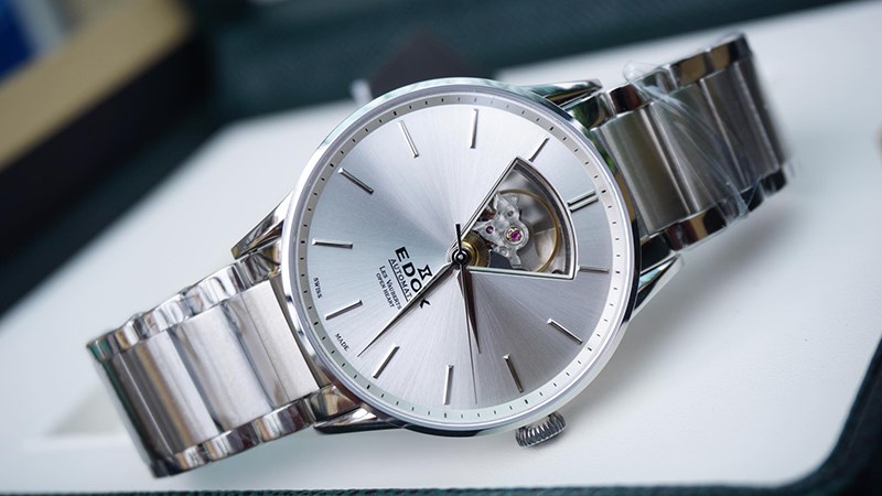 Kim của đồng hồ Edox chính hãng sẽ được chế tác một cách tinh xảo Kim của đồng hồ Edox chính hãng sẽ được chế tác một cách tinh xảo