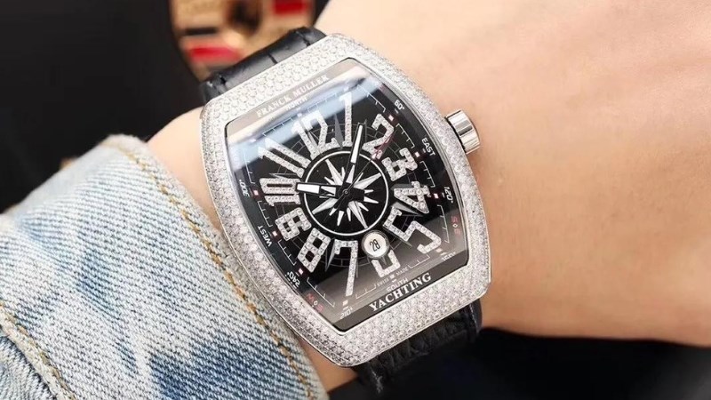 Với việc theo đuổi 6 giá trị cốt lõi giúp đồng hồ Franck Muller trở nên hoàn hảo hơn trong mắt người tiêu dùng Với việc theo đuổi 6 giá trị cốt lõi giúp đồng hồ Franck Muller trở nên hoàn hảo hơn trong mắt người tiêu dùng