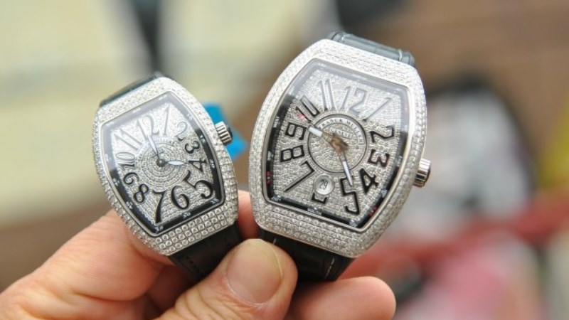Sử dụng bộ máy bền bỉ giúp đồng hồ Franck Muller được nâng cao chất lượng, hạn chế sự sai số Sử dụng bộ máy bền bỉ giúp đồng hồ Franck Muller được nâng cao chất lượng, hạn chế sự sai số