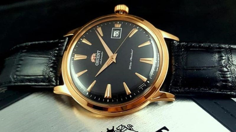 Orient Automatic 21 Jewels có bộ máy đính đá bắt mắt Orient Automatic 21 Jewels có bộ máy đính đá bắt mắt