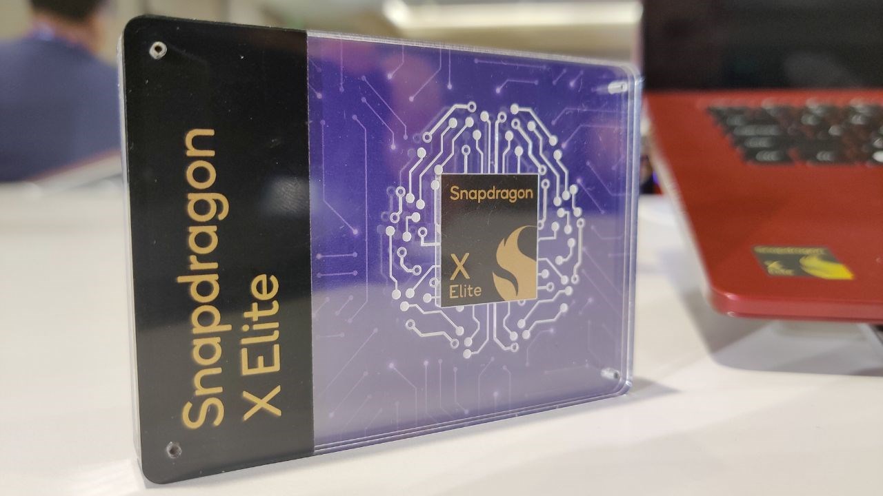 Qualcomm Snapdragon X Elite là con chip duy nhất ở thời điểm hiện tại đủ yêu cầu cho AI (Ảnh: PCMag)