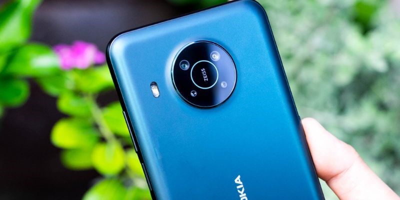 Nokia X10 có thiết kế hiện đại mang đậm phong cách của Nokia