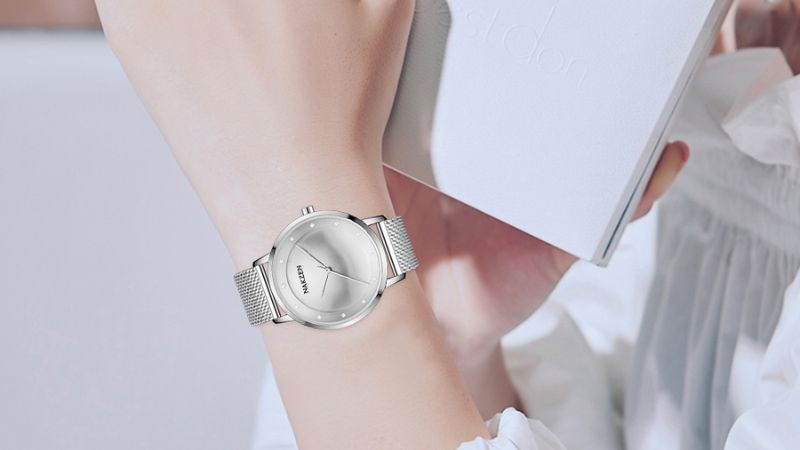 Bộ sưu tập gồm các sản phẩm lung linh, bắt mắt như một viên pha lê Bộ sưu tập gồm các sản phẩm lung linh, bắt mắt như một viên pha lê