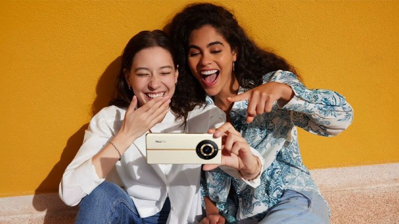 Camera ghi lại từng khoảnh khắc đáng nhớ với người thân yêu Camera ghi lại từng khoảnh khắc đáng nhớ với người thân yêu