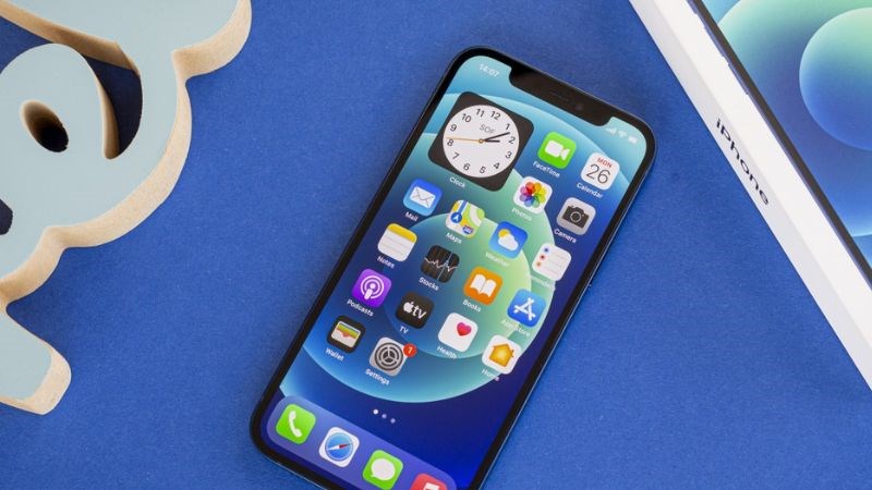 Hãng Apple tích hợp tính năng sạc nhanh trong cả hai máy