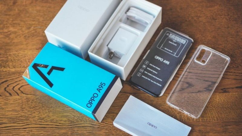 Thiết kế camera giữa hai thiết bị có sự khác biệt về ngoại hình