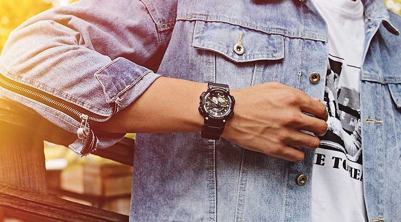 Thiết lập một số tính năng nổi bật như báo thức, đếm giờ và bấm giờ Thiết lập một số tính năng nổi bật như báo thức, đếm giờ và bấm giờ