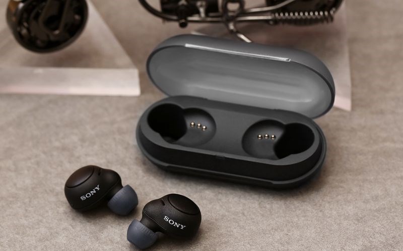 Công suất sử dụng lớn lên đến 20 giờ trong hộp sạc Công suất sử dụng lớn lên đến 20 giờ trong hộp sạc
