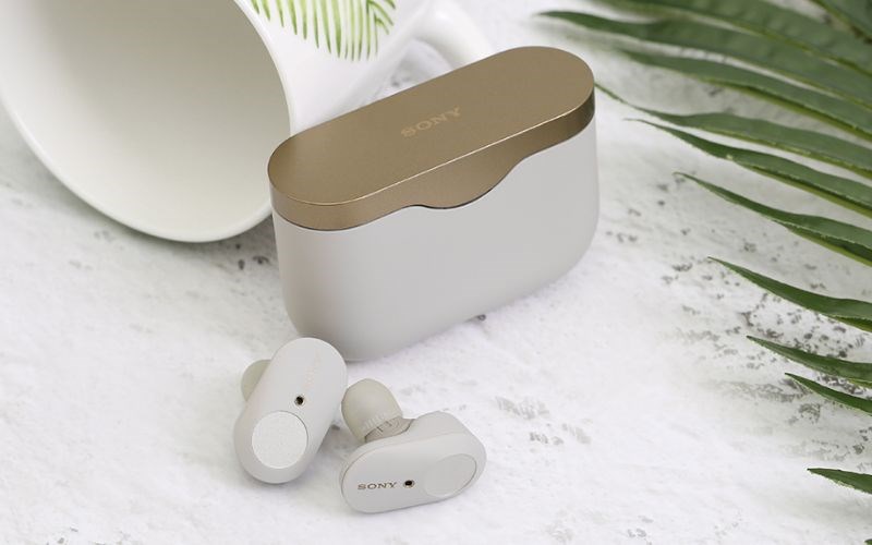 Chỉ cần sạc nhanh 10 phút trong hộp sạc là bạn đã có tối đa 90 phút phát nhạc Chỉ cần sạc nhanh 10 phút trong hộp sạc là bạn đã có tối đa 90 phút phát nhạc
