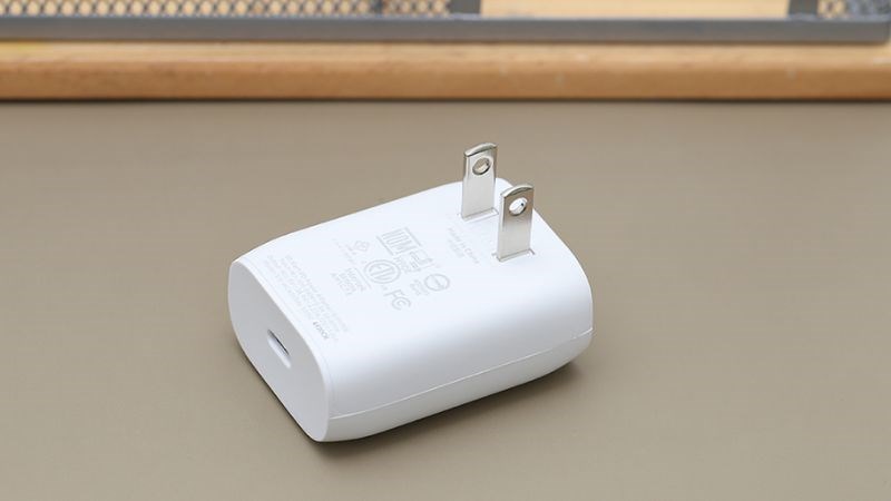 Adapter sạc Type C PD 20W Belkin WCA003 Trắng