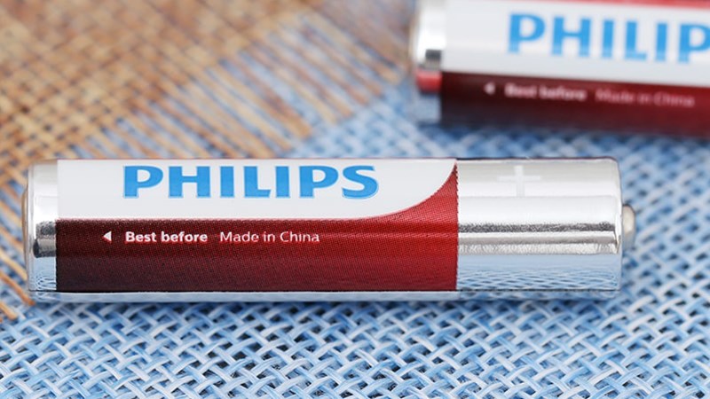 Viên pin nhà Philips với tuổi thọ cao, có thể sử dụng đến vài năm Viên pin nhà Philips với tuổi thọ cao, có thể sử dụng đến vài năm