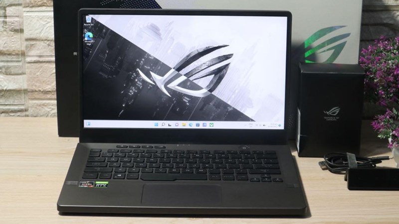 Laptop sử dụng con chip này xử lý các tác vụ văn phòng mượt, chơi được nhiều tựa game