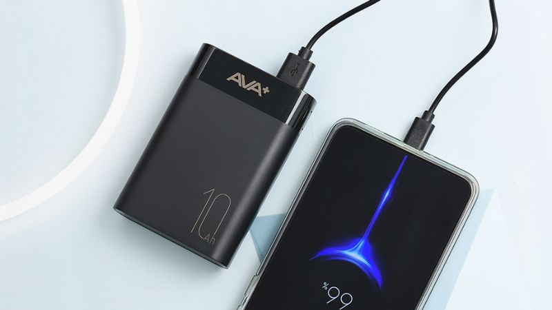 Sạc dự phòng Polymer 10000mAh 12W AVA+ JP299 được thiết kế tối giản, gam màu sang trọng