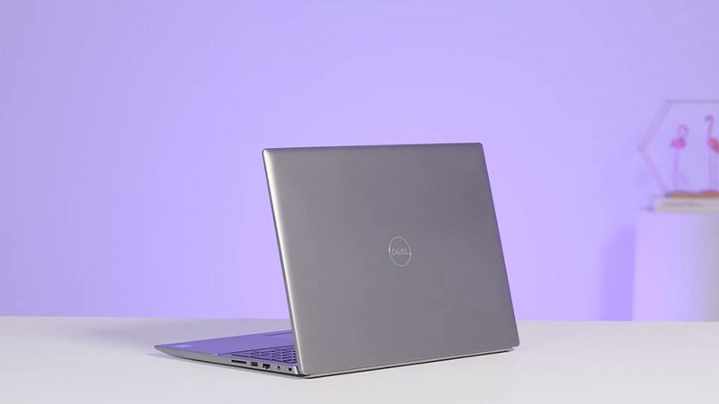 Laptop Dell Vostro 5620 i5 ổ cứng lớn, con chip tân tiến