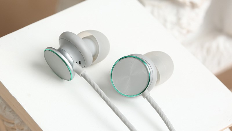 Tai nghe có dây thiết kế sành điệu, dây dài 1.2 m