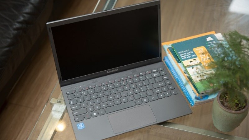 Laptop Masstel E140 N4120 có thiết kế màu xám tinh tế Laptop Masstel E140 N4120 có thiết kế màu xám tinh tế