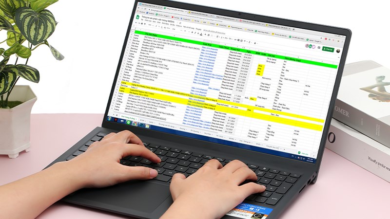 Laptop có thiết kế thanh lịch, hiệu năng mạnh mẽ Laptop có thiết kế thanh lịch, hiệu năng mạnh mẽ