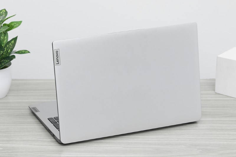 Lenovo Ideapad 1 15AMN7 R5 7520U