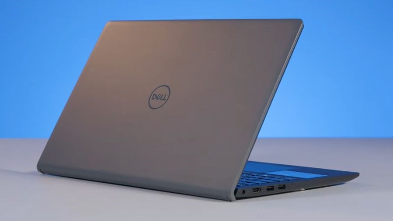 Dell Vostro 15 3520 i5 với vỏ ngoài bằng nhựa màu xám bền bỉ