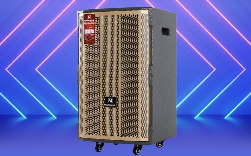 Loa kéo Nanomax S-1000 di chuyển linh hoạt với 4 bánh xe