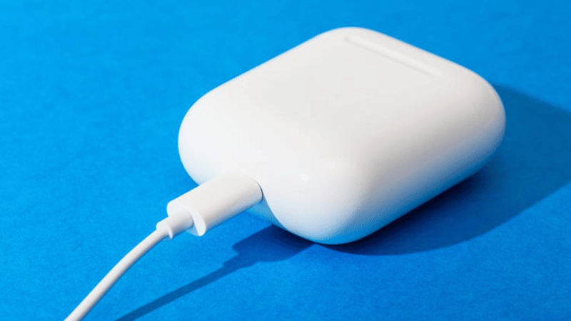 Không nên sạc AirPods qua đêm để tránh ảnh hưởng đến tuổi thọ pin Không nên sạc AirPods qua đêm để tránh ảnh hưởng đến tuổi thọ pin