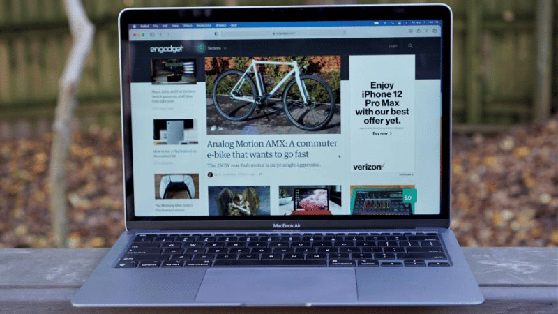 Macbook Air M1 với thiết kế hiện đại, hiệu năng M1 cân mọi tác vụ Macbook Air M1 với thiết kế hiện đại, hiệu năng M1 cân mọi tác vụ