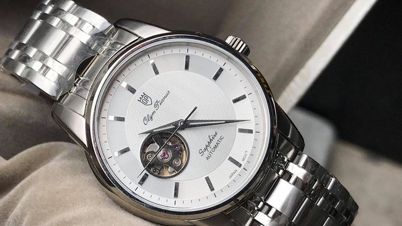 Nổi bật với nhiều thiết kế như đồng hồ thanh lịch, quân đội, phi công,... Đa dạng loại đồng hồ như Analog, Digital,...
