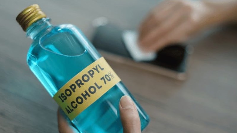 Isopropyl alcohol giúp tẩy trắng cho ốp điện thoại tiện lợi Isopropyl alcohol giúp tẩy trắng cho ốp điện thoại tiện lợi
