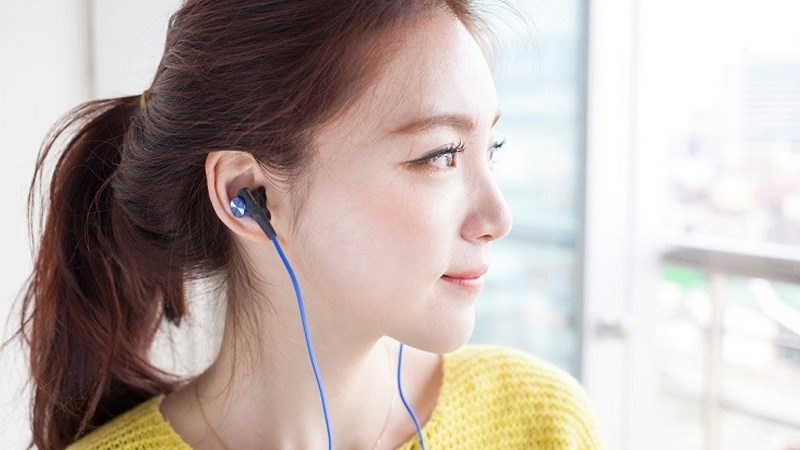 Thiết kế nhỏ gọn, đeo vào tai dễ dàng, thoải mái Thiết kế nhỏ gọn, đeo vào tai dễ dàng, thoải mái