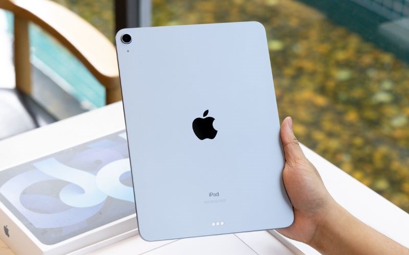 Thời lượng pin của 2 máy đều có thể đáp ứng tốt nhu cầu giải trí, làm việc của người dùng Thời lượng pin của 2 máy đều có thể đáp ứng tốt nhu cầu giải trí, làm việc của người dùng